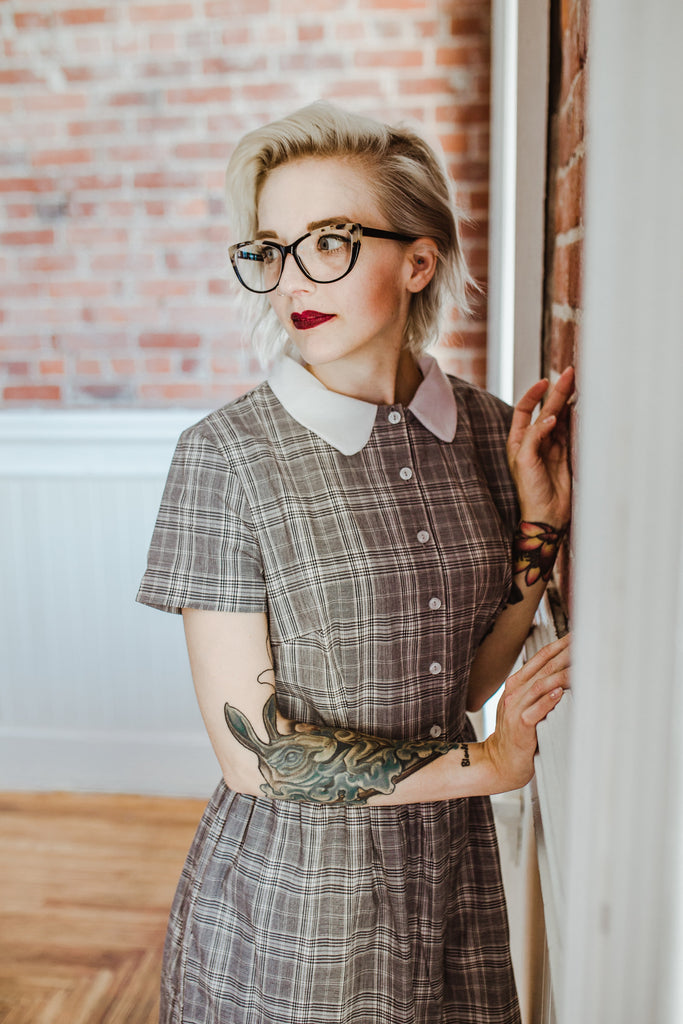 ACADEMY - Gray plaid cotton shirtdress with removable white collar and short sleeves