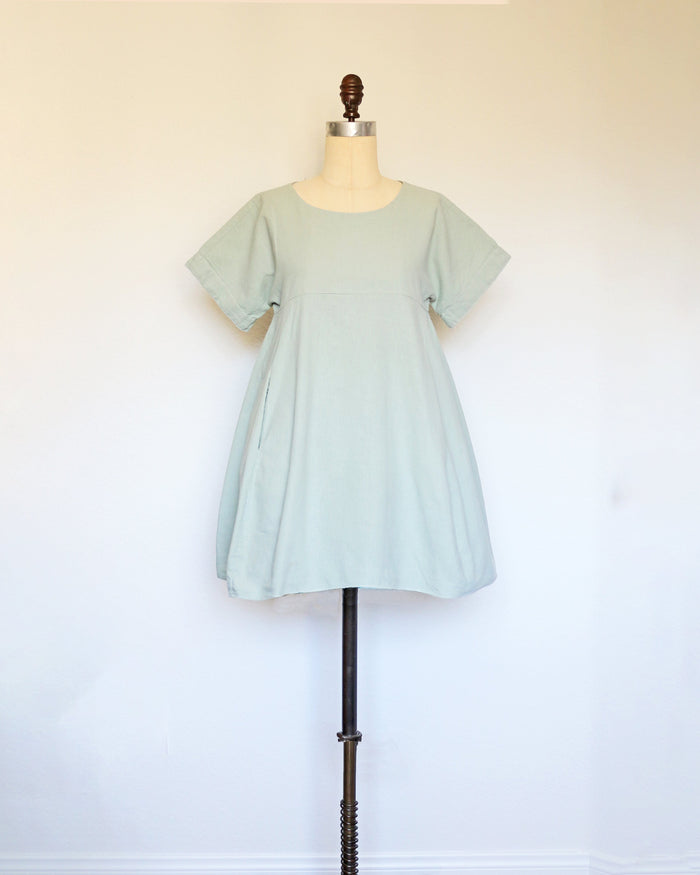 :: SAMPLE SALE :: WEEKEND Dress