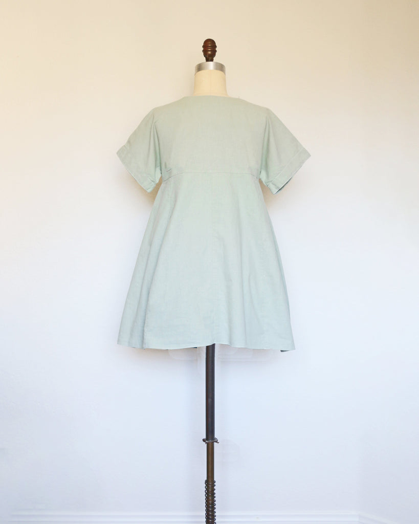 :: SAMPLE SALE :: WEEKEND Dress