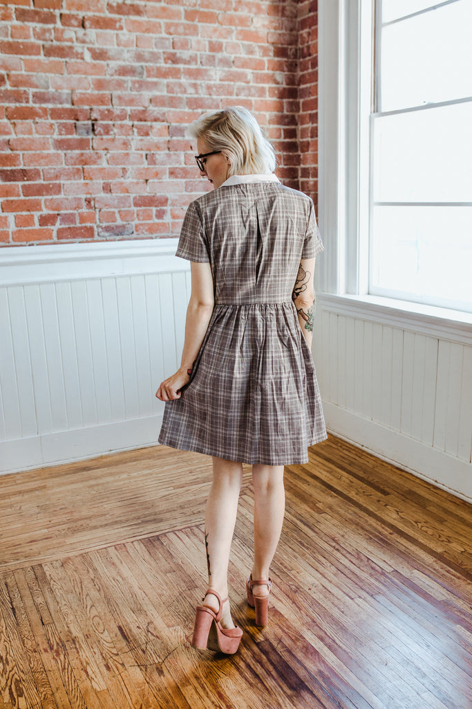 ACADEMY - Gray plaid cotton shirtdress with removable white collar and short sleeves