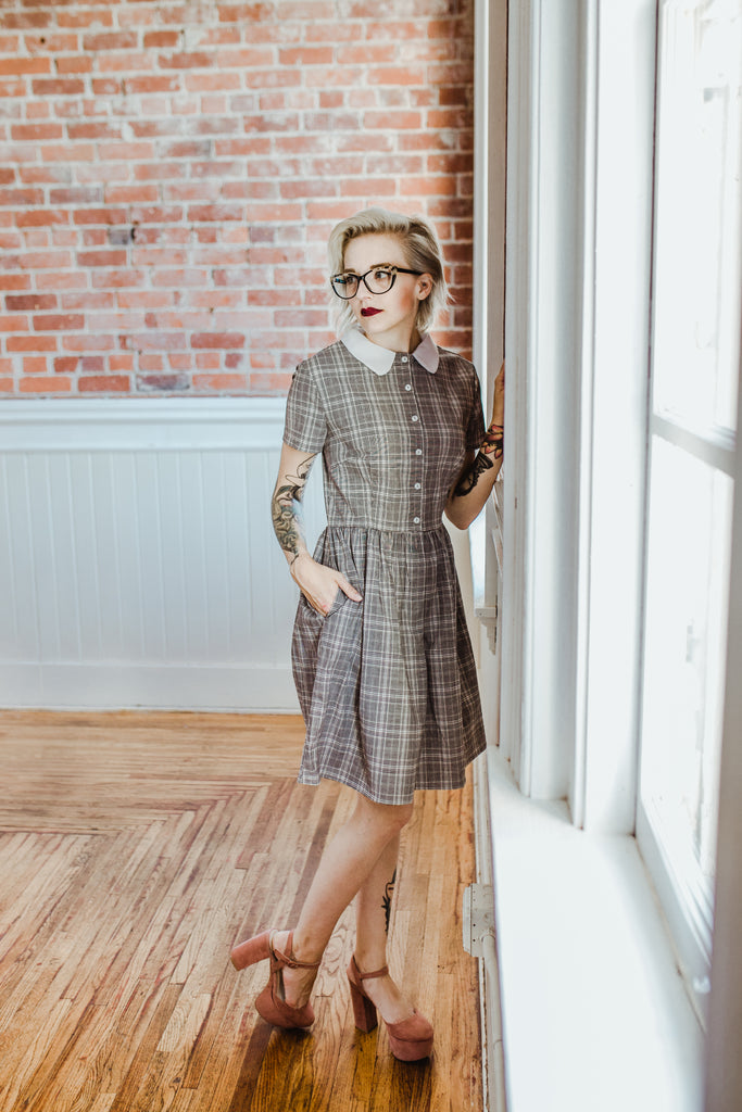 ACADEMY - Gray plaid cotton shirtdress with removable white collar and short sleeves